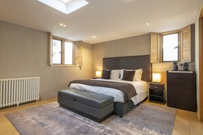 6 soverom, strykejern/-brett og internettilgang