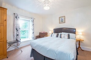 3 عدّة غرف نوم ومكواة/لوح كي وخدمة الإنترنت