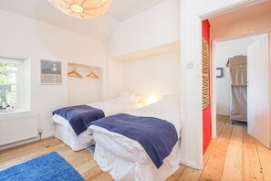 3 室のベッドルーム、アイロン / アイロン台、インターネット