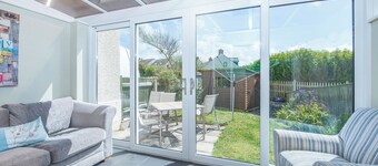 Sandy Toes, Holiday Home Broad Haven, Sleeps 4, 2 bedrooms,  bathrooms