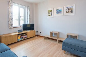 DVD player - Sandy Toes, Holiday Home Broad Haven, Sleeps 4, 2 bedrooms,  bathrooms (Broad Haven)