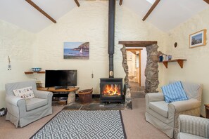 DVD player - Seahorse Cottage, Holiday Cottage Aberfforest Beach, Newport, Sleeps 6, 3 bedrooms,  bathrooms (Newport)