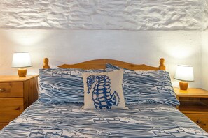 3 bedrooms, iron/ironing board, internet