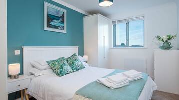 2 bedrooms, iron/ironing board, Internet