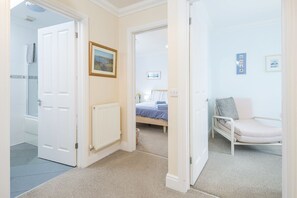 4 soverom, strykejern/-brett og internettilgang