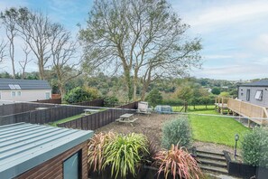 Outdoor dining - Sovereign Suite, Holiday Apartment Bonville’s Court Country Park, Saundersfoot, Sleeps 2, 1 bedrooms,  bathrooms (SAUNDERSFOOT)