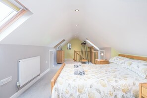 3 bedrooms, iron/ironing board, Internet