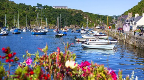 Swn y Mor, Holiday Cottage Abereiddy, Sleeps 6, 3 bedrooms,  bathrooms