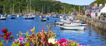 Swn y Mor, Holiday Cottage Abereiddy, Sleeps 6, 3 bedrooms,  bathrooms