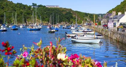 Swn y Mor, Holiday Cottage Abereiddy, Sleeps 6, 3 bedrooms, bathrooms