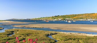 The Alders, holiday property Poppit Sands, Sleeps 10, 5 bedrooms,  bathrooms