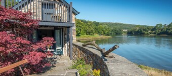 The Boathouse, Holiday Cottage St Dogmaels, Sleeps 2, 1 bedrooms,  bathrooms