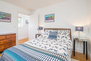 1 غرفة نوم ومكواة/لوح كي وخدمة الإنترنت