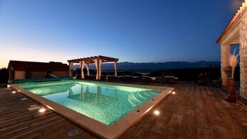 Outdoor pool, a heated pool