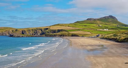 The Old Post Office, Holiday Cottage Llanrhian, Sleeps 6, 4 bedrooms, bathrooms