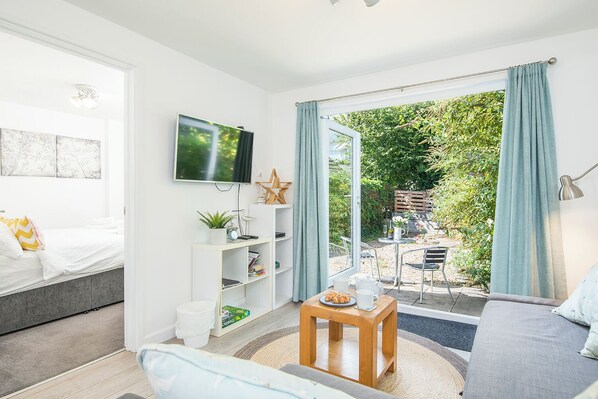 1 habitación, tabla de planchar con plancha y internet 