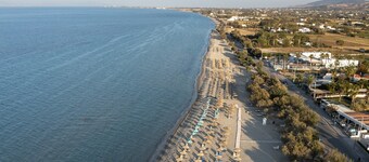 "Calma " country living -Your vacation home in an olive grove near the beach