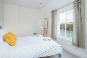 2 habitaciones, tabla de planchar con plancha y internet 