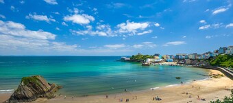 Tower Cottage, Holiday Cottage Bonville’s Court Country Park, Saundersfoot, Sleeps 4, 2 bedrooms,  bathrooms