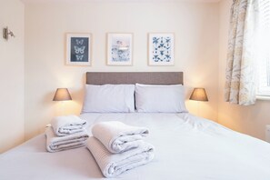 4 habitaciones, tabla de planchar con plancha y internet 