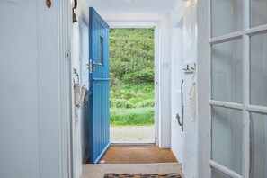 Interior - Tri Pysgodyn, Holiday Cottage Abercastle, Sleeps 4, 2 bedrooms, bathrooms (Haverfordwest)