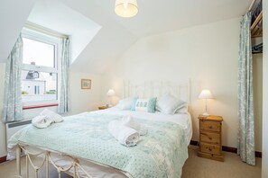 3 dormitorios, tabla de planchar con plancha, Internet