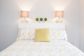 2 dormitorios, tabla de planchar con plancha, Internet
