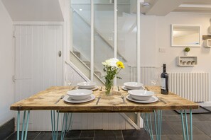 Dining - Ty Cranc Mawr, Holiday Cottage Solva, Sleeps 6, 2 bedrooms,  bathrooms (Haverfordwest)