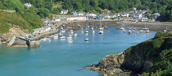 Ty Draw, Holiday Cottage Trefin, Sleeps 3, 2 bedrooms, bathrooms