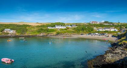 Ty Draw, Holiday Cottage Trefin, Sleeps 3, 2 bedrooms, bathrooms