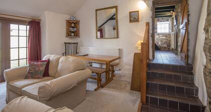 Ty Uchaf Cottage, Holiday Cottage Pwll Deri, Strumble Head, Sleeps 5, 2 bedrooms, bathrooms