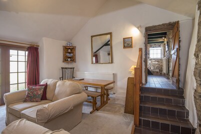 Ty Uchaf Cottage, Holiday Cottage Pwll Deri, Strumble Head, Sleeps 5, 2 bedrooms, bathrooms