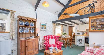 Ty Uchaf Mill, Holiday Property Pwll Deri, Strumble Head, Sleeps 4, 2 bedrooms, bathrooms