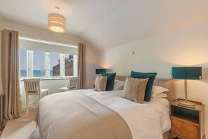 12 bedrooms, iron/ironing board, internet - Waterwynch House, Holiday Home Waterwynch, Tenby, Sleeps 30, 12 bedrooms,  bathrooms (Tenby)
