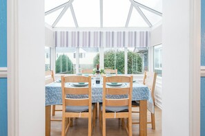 Dining - Weavers Cottage, Holiday Cottage Ivy Tower Village, St Florence, Sleeps 6, 3 bedrooms,  bathrooms (Tenby)