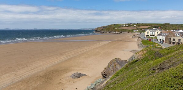 Beach - Williamston Farmhouse, Holiday Property Nr Broad Haven, Sleeps 6, 4 bedrooms,  bathrooms (Nr Haverfordwest)