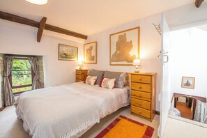 4 chambres, fer et planche à repasser, accès Internet