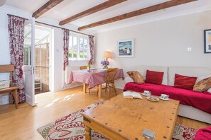 DVD player - Willowcot Cottage, Holiday Cottage Talbenny, Little Haven, Sleeps 2, 1 bedrooms, bathrooms (Haverfordwest)