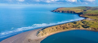 Y Sied, Holiday Cottage Newport, Sleeps 2, 1 bedrooms, bathrooms