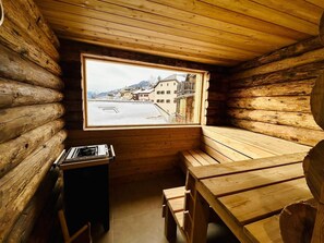 Deluxe Room, Non Smoking (Viva) | Gebar bulu kapas, dilengkapkan perabot secara berasingan, Wi-fi percuma 