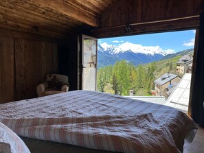 Deluxe Room, Non Smoking (Viva) | Down comforters, individually furnished, free WiFi