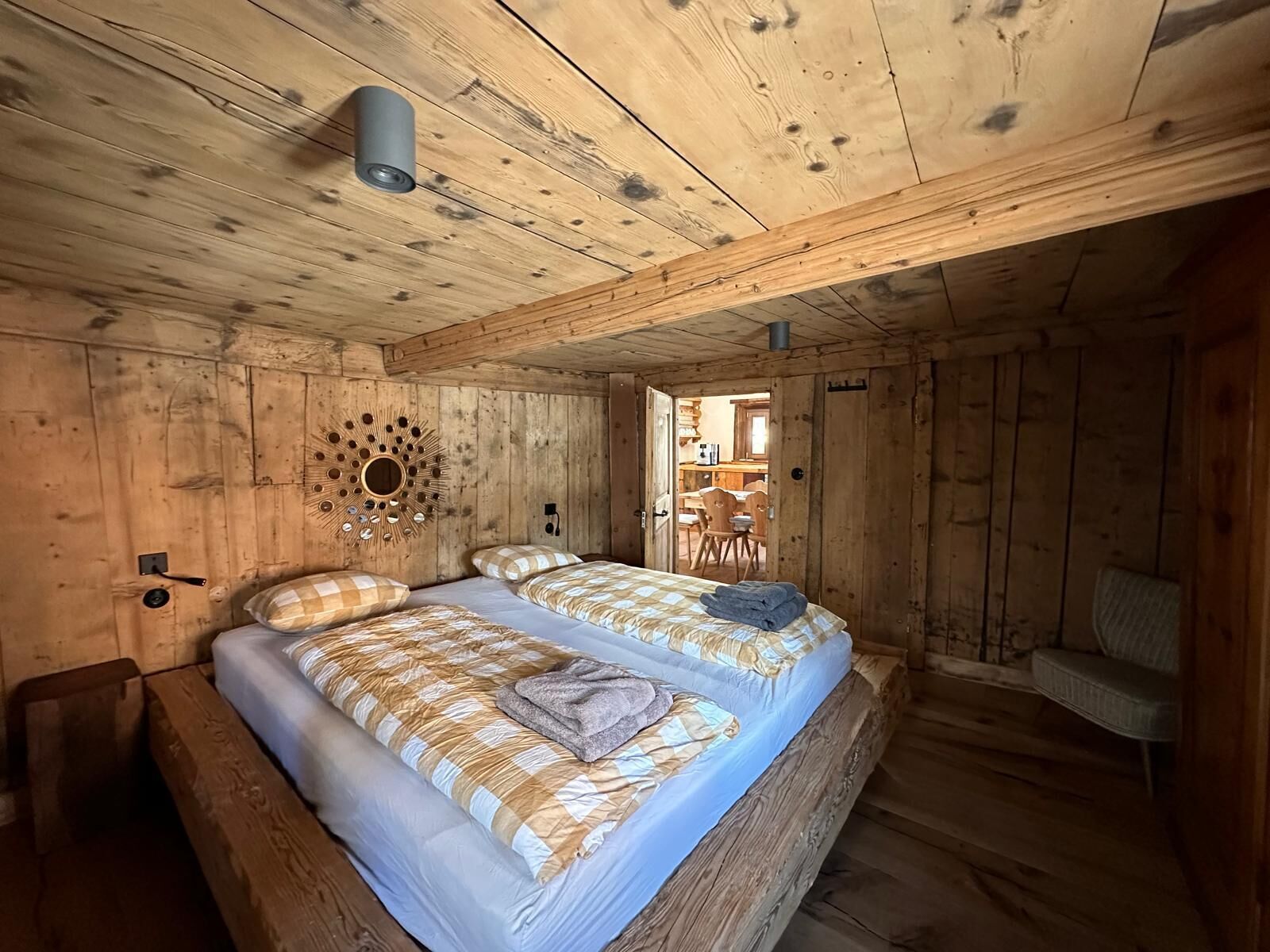Casa Deluxe, non fumatori (Pacific) | Copriletto in piuma, con arredamento individuale, Wi-Fi gratuito