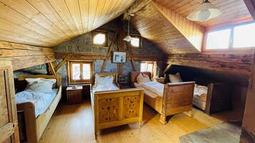 Down duvets, individually furnished, free WiFi