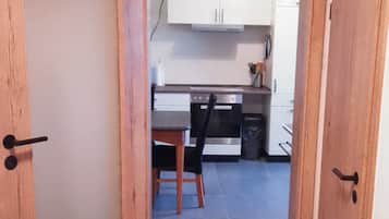 Réfrigérateur, four, plaque de cuisson, lave-vaisselle