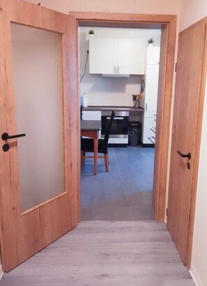 Kühlschrank, Ofen, Herdplatte, Geschirrspüler