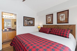 3 bedrooms, desk, iron/ironing board, WiFi - Quail Run Townhomes - Long Term Only - 30+ nights - Spacious, Garage, W/D, BBQ (Steamboat Springs)