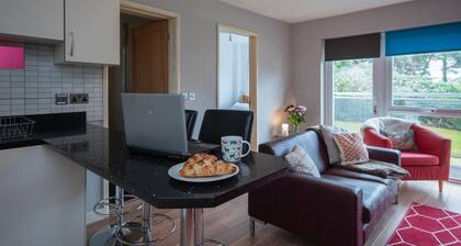 Fairwinds in Poole With 2 Bedrooms and 1 Bathrooms