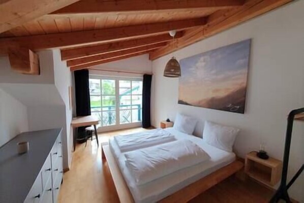 2 Schlafzimmer, BĂŒgeleisen/BĂŒgelbrett, Reisekinderbett, WLAN