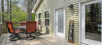 Tranquil Lakefront Oasis - Fire Pit Fishing BBQ