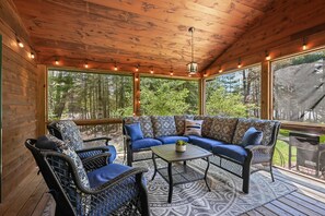 House - North Star Retreat-kayak I Swim I Snowmobile (Presque Isle)